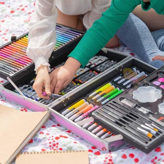145 Colour Plastic Deluxe Art Set Box Office & Stationery