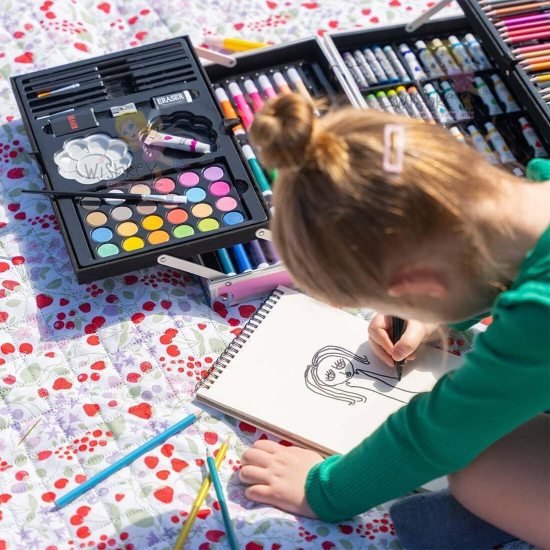 145 Colour Plastic Deluxe Art Set Box Office & Stationery