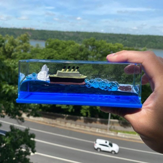 Titanic Decorative Liquid Wave Cruise Ship Automotive